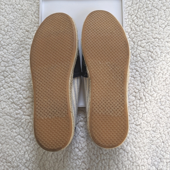 Like new TOMS Espadrilles (Women's sz 9) - Picture 6 of 6